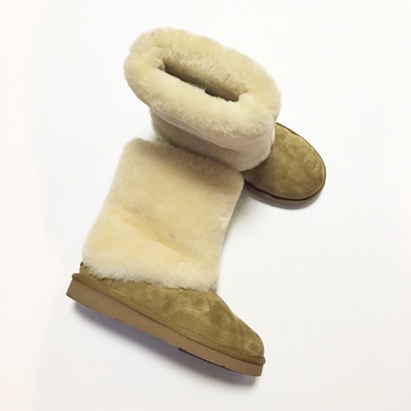 UGG Patten Chestnut Bootie With Wool Lining - Picture 2 of 6